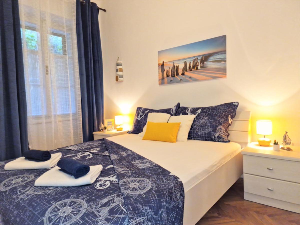 Pirates' Bay Apartment - Omiš Екстериор снимка