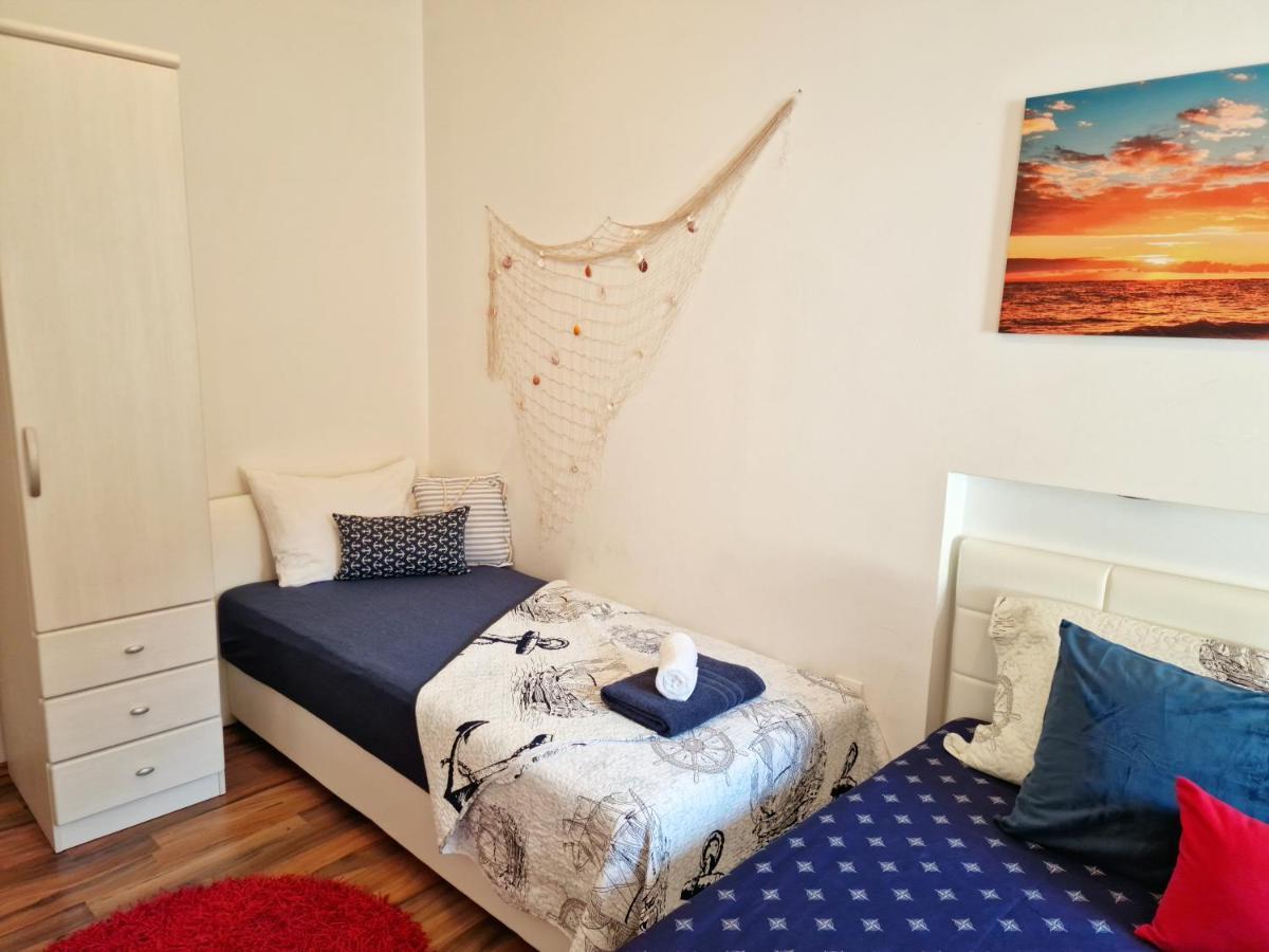 Pirates' Bay Apartment - Omiš Екстериор снимка