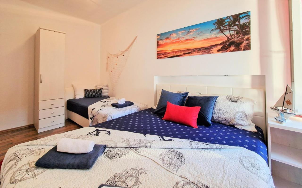 Pirates' Bay Apartment - Omiš Екстериор снимка