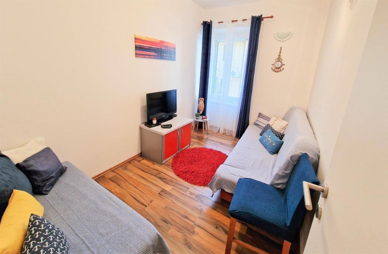 Pirates' Bay Apartment - Omiš Екстериор снимка