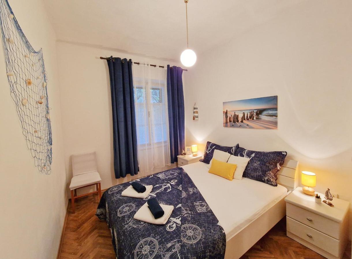 Pirates' Bay Apartment - Omiš Екстериор снимка