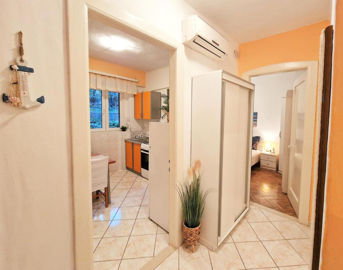 Pirates' Bay Apartment - Omiš Екстериор снимка