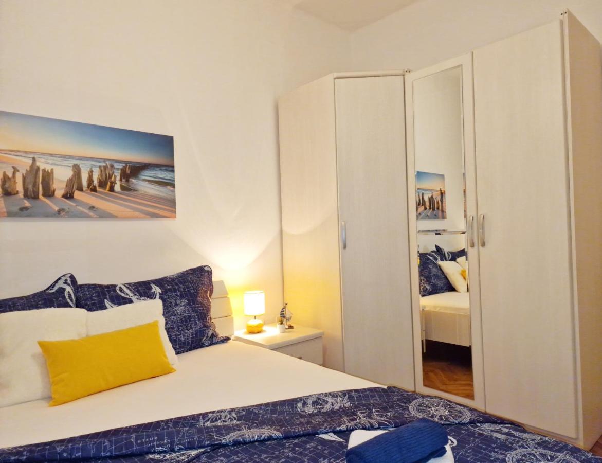 Pirates' Bay Apartment - Omiš Екстериор снимка