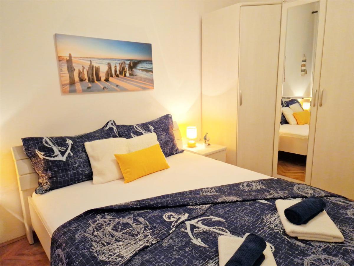 Pirates' Bay Apartment - Omiš Екстериор снимка