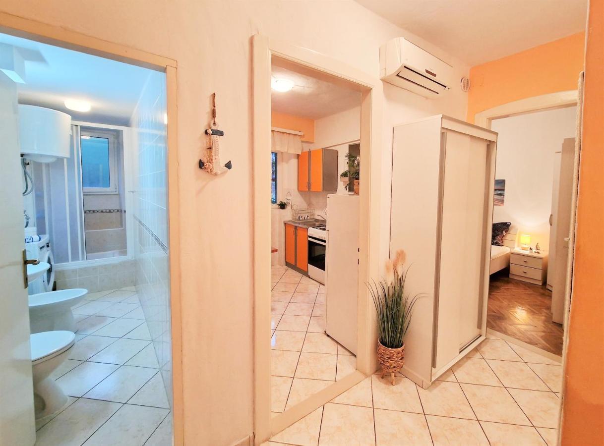 Pirates' Bay Apartment - Omiš Екстериор снимка