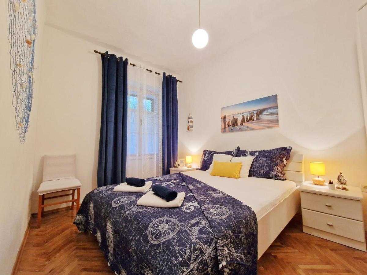 Pirates' Bay Apartment - Omiš Екстериор снимка