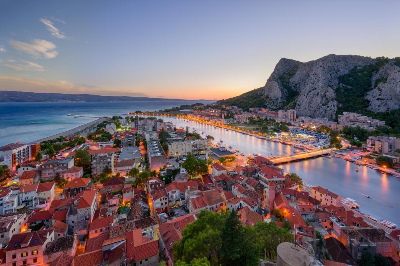 Pirates' Bay Apartment - Omiš Екстериор снимка